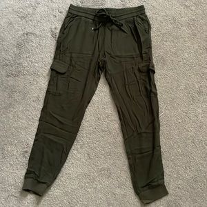 Forever21 olive green 100% viscose cargo joggers